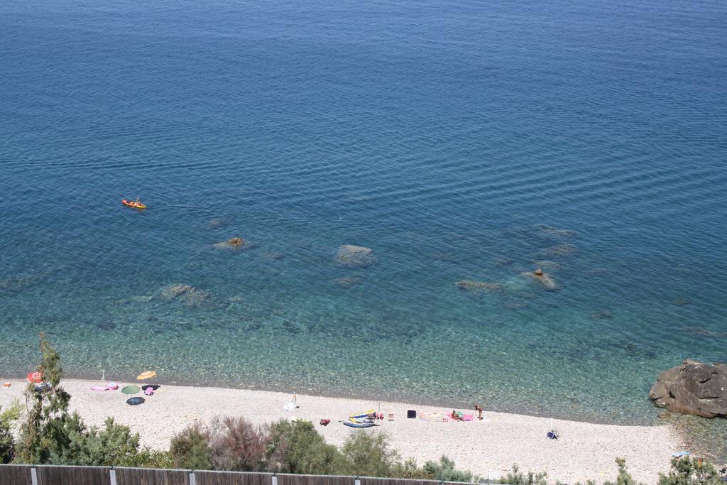 Camere & Case Vacanze Lo Scoglio 카스텔디투사 외부 사진