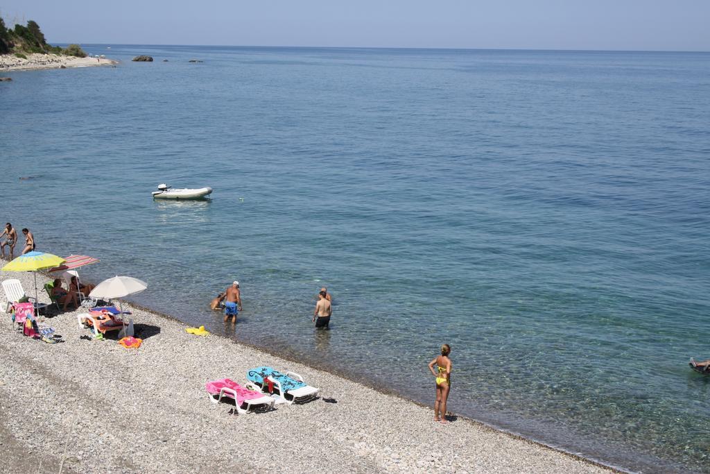 Camere & Case Vacanze Lo Scoglio 카스텔디투사 외부 사진