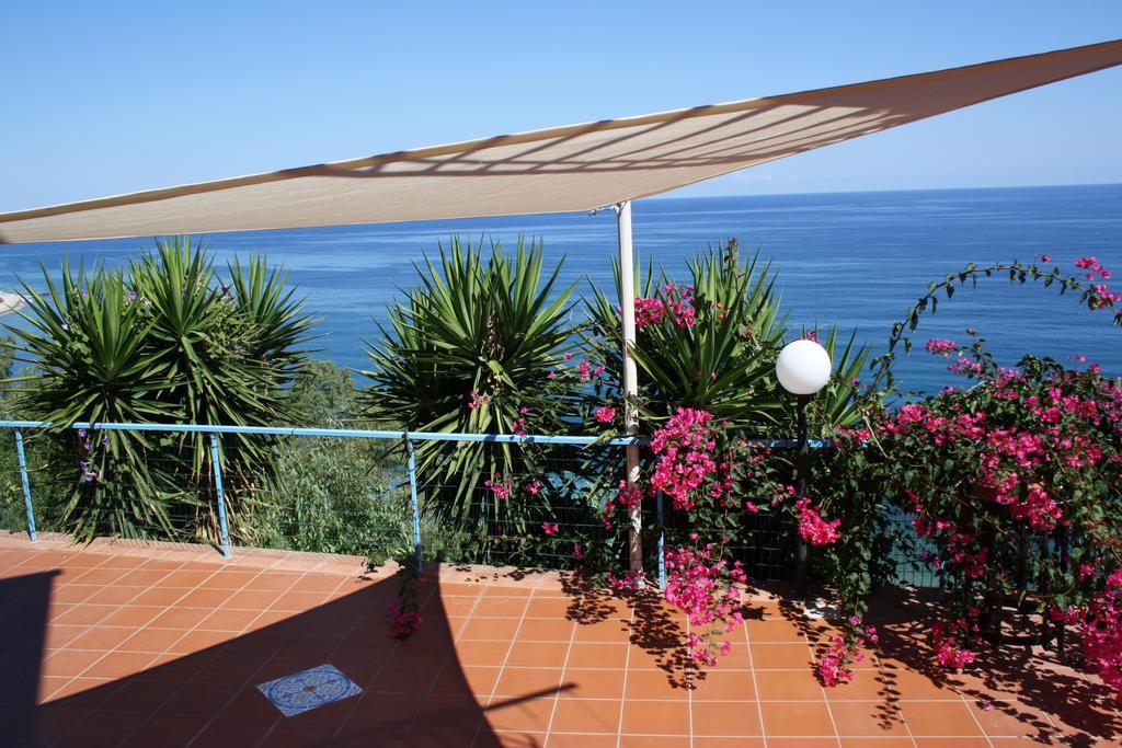 Camere & Case Vacanze Lo Scoglio 카스텔디투사 외부 사진