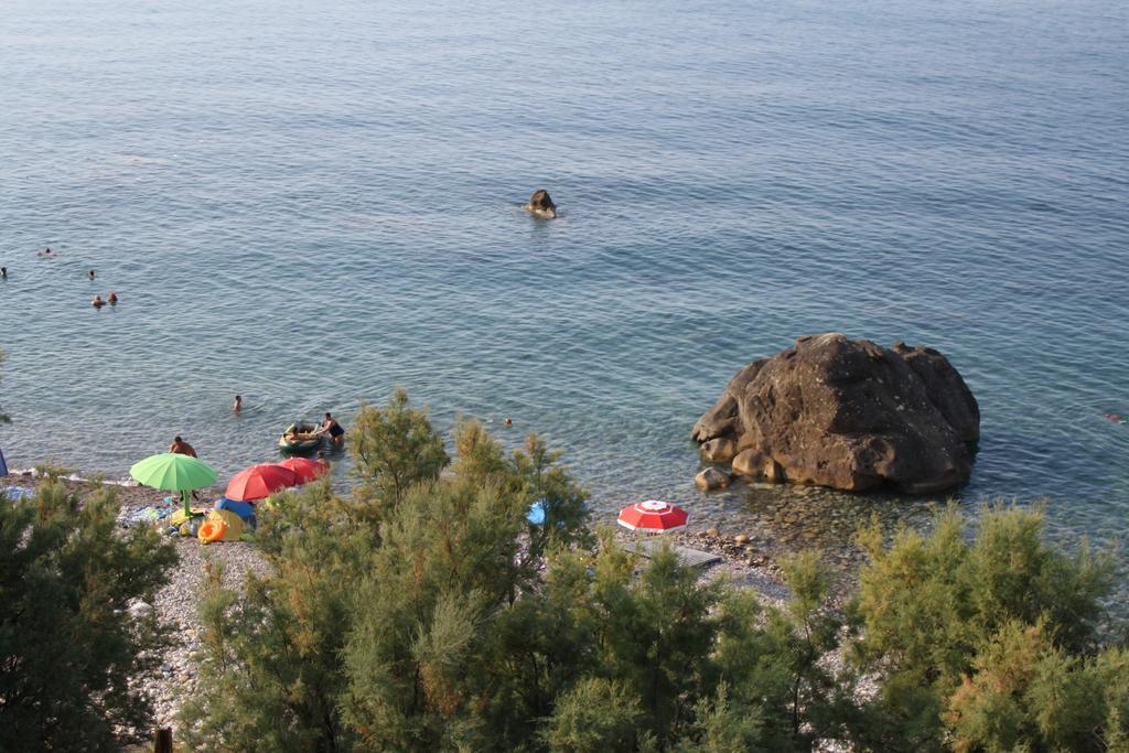Camere & Case Vacanze Lo Scoglio 카스텔디투사 외부 사진