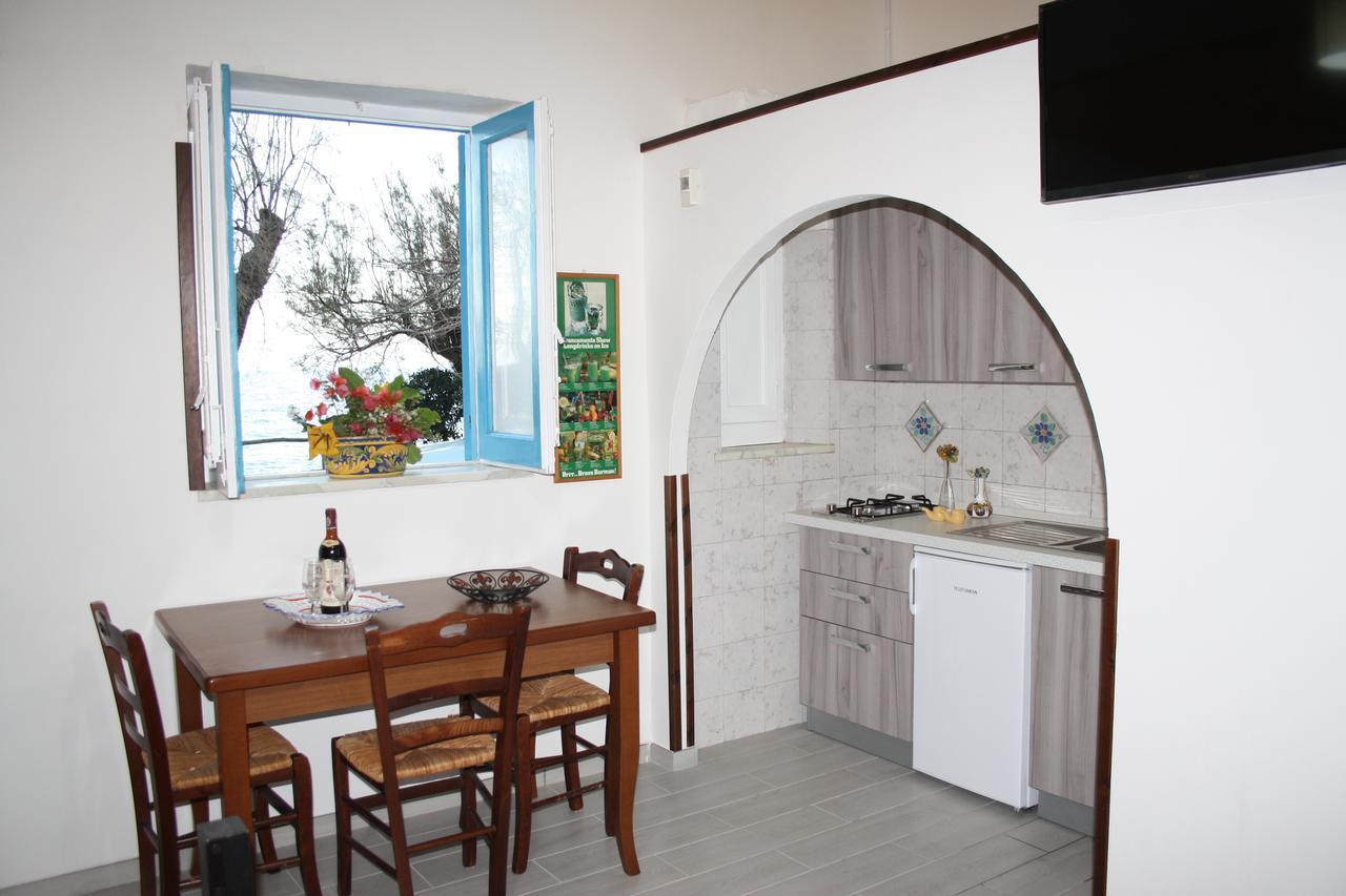 Camere & Case Vacanze Lo Scoglio 카스텔디투사 외부 사진
