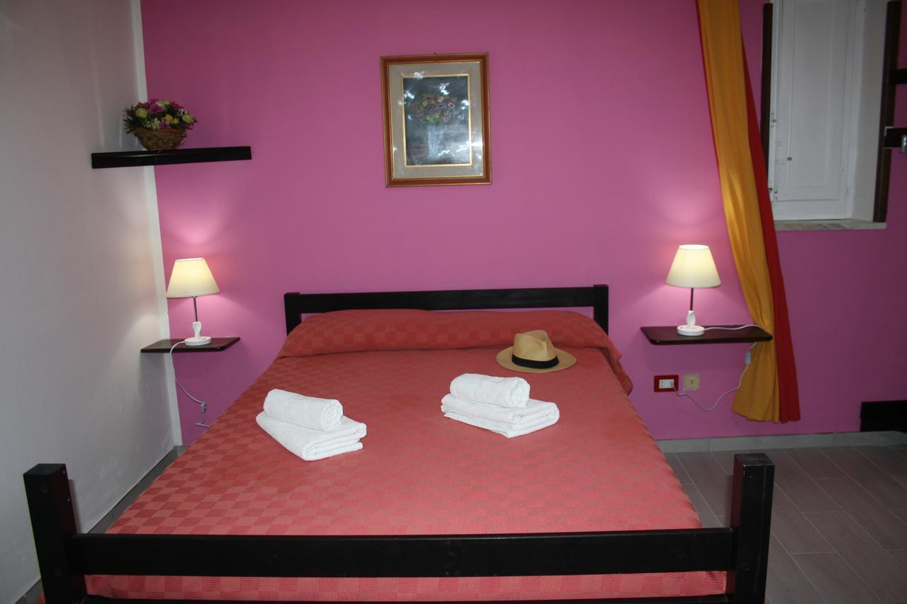 Camere & Case Vacanze Lo Scoglio 카스텔디투사 외부 사진