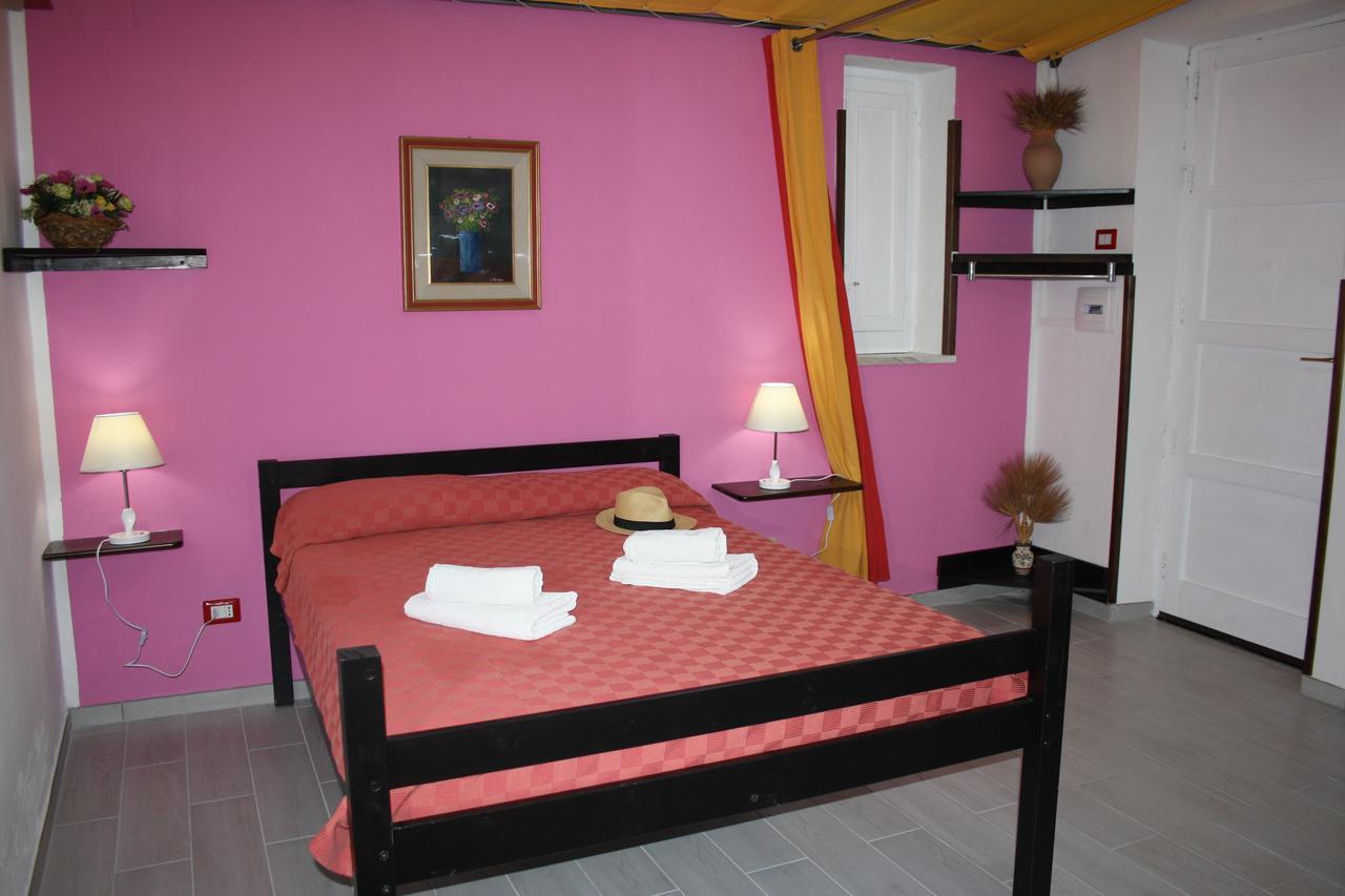 Camere & Case Vacanze Lo Scoglio 카스텔디투사 외부 사진